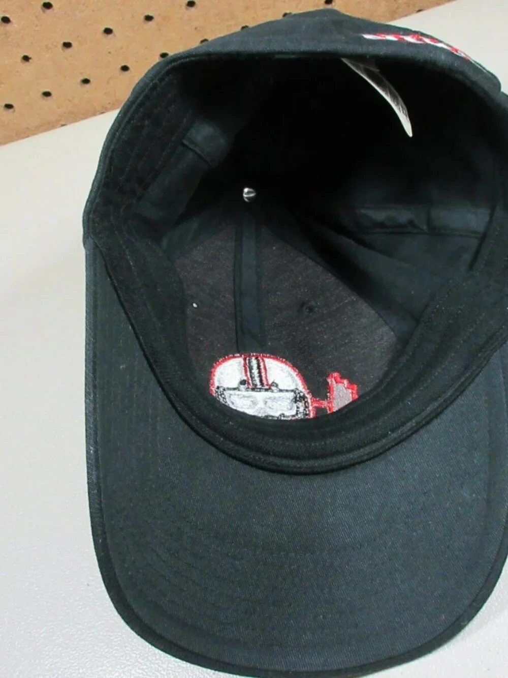 Vintage Nike boys Y2K red black skull weights football hat OS